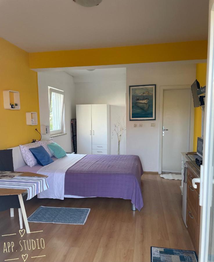 רוביני Apartments Mery מראה חיצוני תמונה